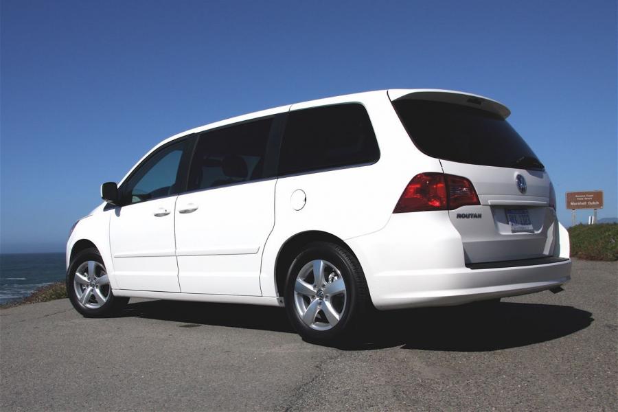  Volkswagen Routan 2009 года  (фото 27 из 80)